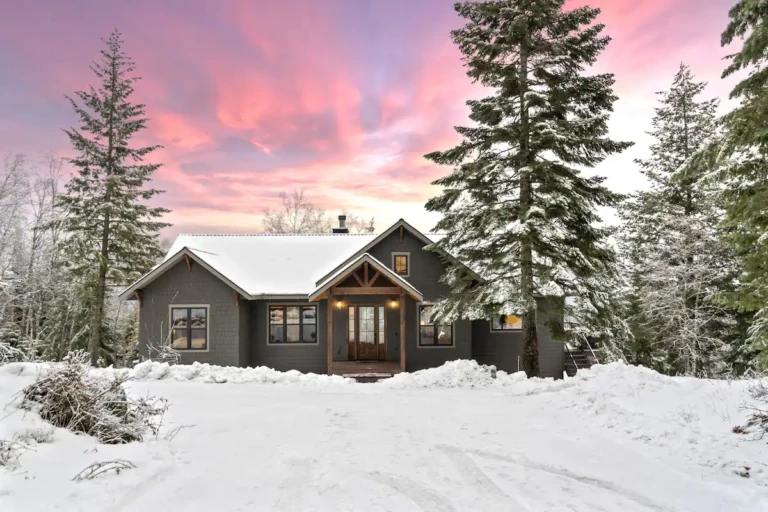 Retreat, reconnect, and leave refreshed after spending time with those you love.  Every season as something special to offer from fresh snow, to lingering summer evenings.  Enjoy the quiet, the wildlife and the joy of being together.